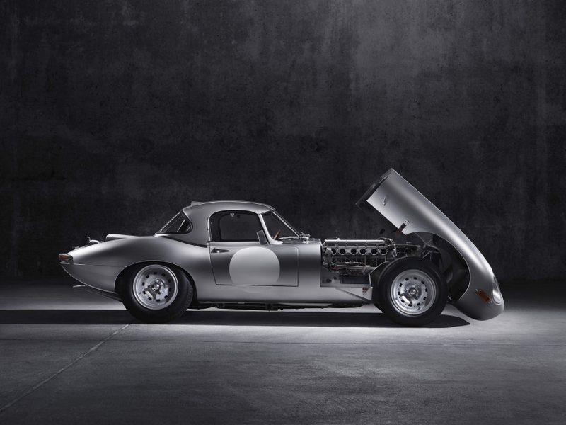 Illustration for article titled Jaguar Brings Back The Lightweight E-Type And It Is Unbelievably Sexy